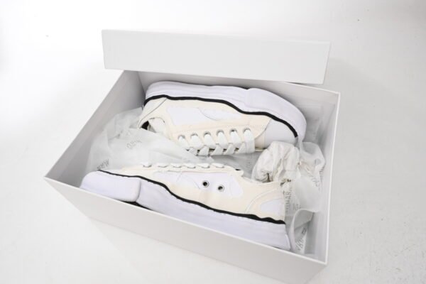 Mihara Yasuhiro White And White And Black Stripes - Image 13