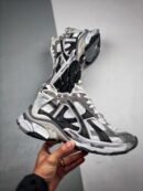 Balenciaga Runner 7.5