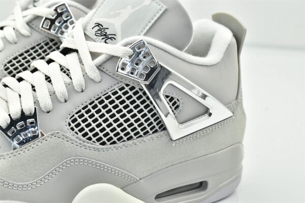 Air Jordan 4 WMNS "Frozen Moments" - Image 4
