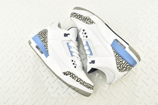 Air Jordan 3 “UNC” - Image 2
